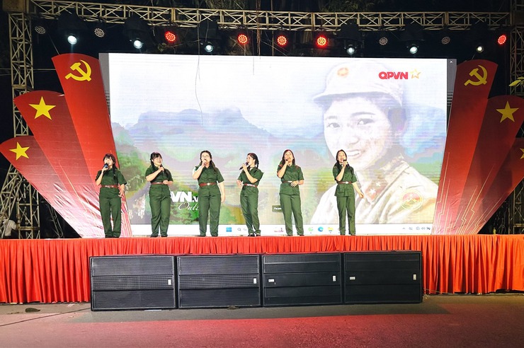 Rộn ràng đêm văn nghệ mừng ngày thống nhất đất nước- Ảnh 6.