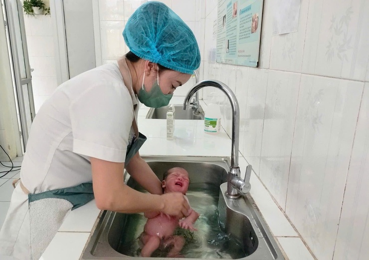"Thêm một triệu hộ sinh nữa" – Vì sự sống của bà mẹ và trẻ em- Ảnh 1.