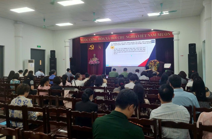 Phường Yên Hòa tham gia hội nghị tập huấn về bảo vệ bí mật nhà nước, bảo đảm an ninh mạng và an toàn hệ thống thông tin- Ảnh 1.