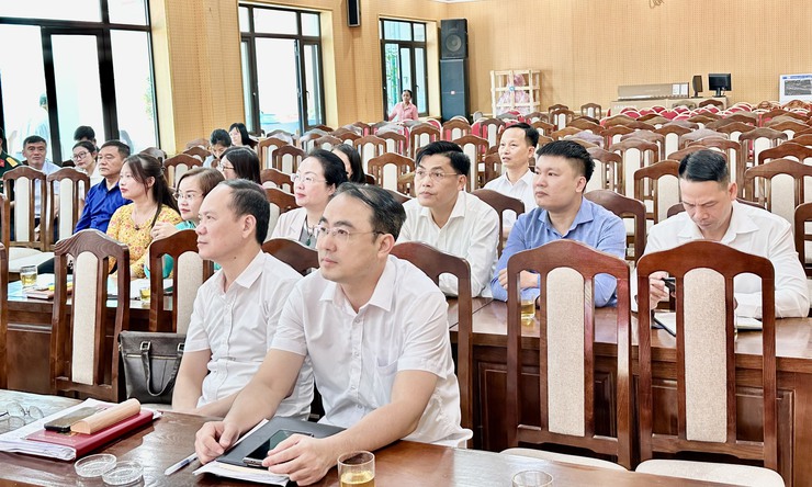 Đảng ủy xã Đại Thanh tổ chức hội nghị công bố và trao quyết định về công tác cán bộ.- Ảnh 2.