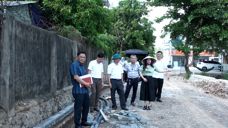 Đoàn giám sát HĐND xã Mỹ Đức giám sát tiến độ xây dựng các công trình dự án trên địa bàn xã- Ảnh 5.