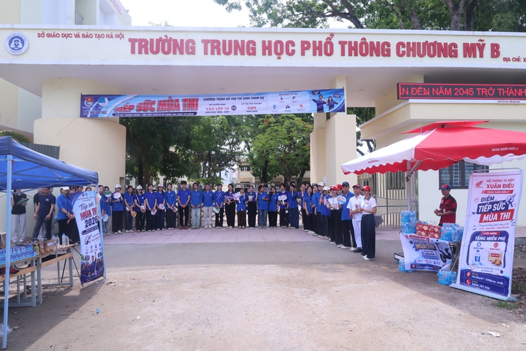 Tuổi trẻ xã Hòa Phú: Tiếp sức mùa thi tuyển sinh vào lớp 10 THPT, năm học 2025 -2026- Ảnh 1.