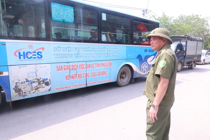 Công an xã Hòa Phú tích cực hỗ trợ, bảo đảm an ninh trật tự tại các điểm thi tuyển sinh lớp 10- Ảnh 2.