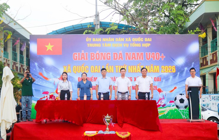 Khai mạc giải bóng đá U40+ xã Quốc Oai lần thứ I năm 2026- Ảnh 1.