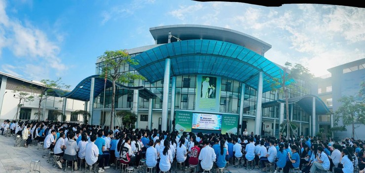 Sẵn sàng hành trang vào lớp 10: Trường THCS Linh Đàm phổ biến quy chế và đồng hành cùng sĩ tử lớp 9- Ảnh 1.