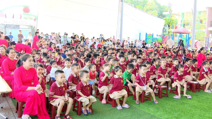TRƯỜNG MẦM NON THƯ LÂM TỔ CHỨC BẾ GIẢNG NĂM HỌC 2025 – 2026, CHIA TAY HỌC SINH 5 TUỔI VÀ VUI TẾT THIẾU NHI 1/6- Ảnh 3.