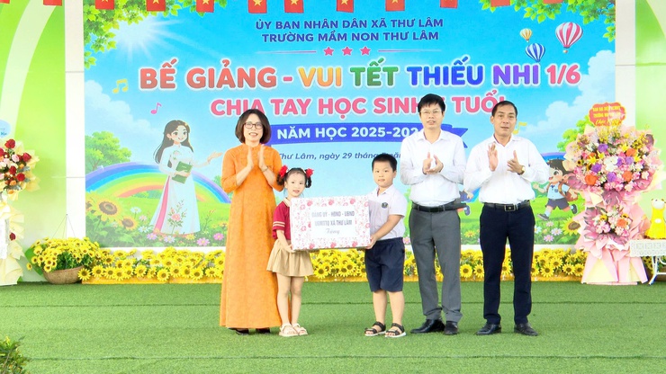 TRƯỜNG MẦM NON THƯ LÂM TỔ CHỨC BẾ GIẢNG NĂM HỌC 2025 – 2026, CHIA TAY HỌC SINH 5 TUỔI VÀ VUI TẾT THIẾU NHI 1/6- Ảnh 4.