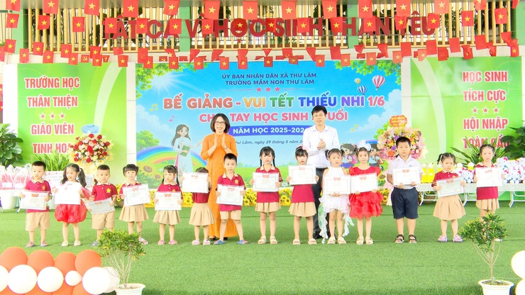 TRƯỜNG MẦM NON THƯ LÂM TỔ CHỨC BẾ GIẢNG NĂM HỌC 2025 – 2026, CHIA TAY HỌC SINH 5 TUỔI VÀ VUI TẾT THIẾU NHI 1/6- Ảnh 21.