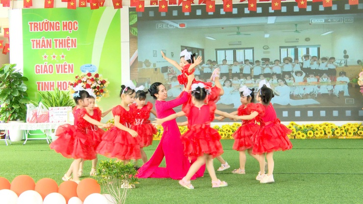 TRƯỜNG MẦM NON THƯ LÂM TỔ CHỨC BẾ GIẢNG NĂM HỌC 2025 – 2026, CHIA TAY HỌC SINH 5 TUỔI VÀ VUI TẾT THIẾU NHI 1/6- Ảnh 16.