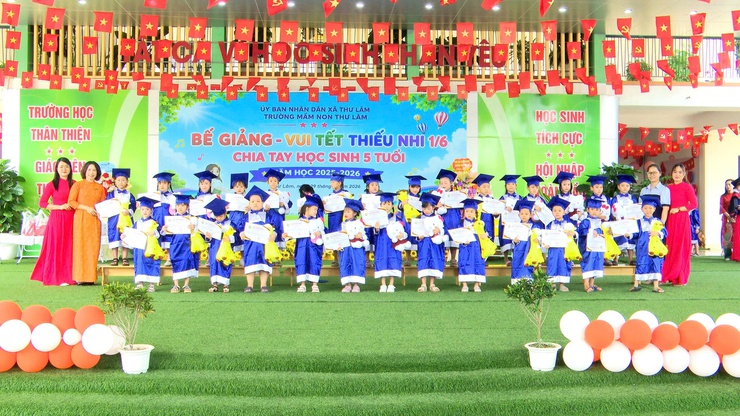 TRƯỜNG MẦM NON THƯ LÂM TỔ CHỨC BẾ GIẢNG NĂM HỌC 2025 – 2026, CHIA TAY HỌC SINH 5 TUỔI VÀ VUI TẾT THIẾU NHI 1/6- Ảnh 32.