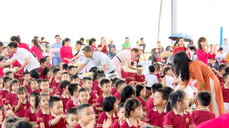 TRƯỜNG MẦM NON THƯ LÂM TỔ CHỨC BẾ GIẢNG NĂM HỌC 2025 – 2026, CHIA TAY HỌC SINH 5 TUỔI VÀ VUI TẾT THIẾU NHI 1/6- Ảnh 28.