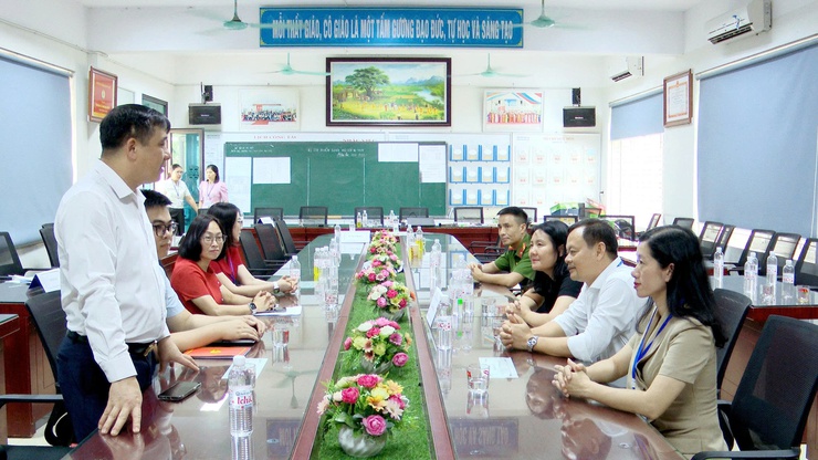 CÁC ĐỒNG CHÍ LÃNH ĐẠO XÃ THƯ LÂM THĂM, ĐỘNG VIÊN CÁC ĐIỂM THI TUYỂN SINH VÀO LỚP 10 THPT NĂM HỌC 2026 – 2027- Ảnh 3.