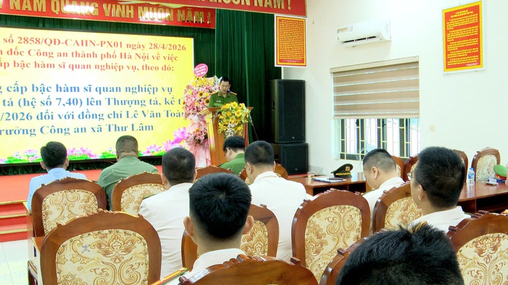 CÔNG AN XÃ THƯ LÂM TỔ CHỨC LỄ CÔNG BỐ QUYẾT ĐỊNH CỦA GIÁM ĐỐC CÔNG AN THÀNH PHỐ HÀ NỘI VỀ VIỆC THĂNG CẤP, NÂNG LƯƠNG CẤP BẬC HÀM SĨ QUAN NGHIỆP VỤ- Ảnh 2.