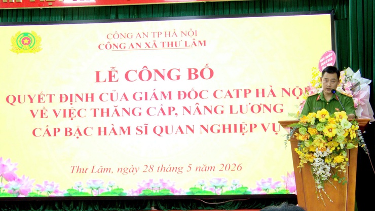 CÔNG AN XÃ THƯ LÂM TỔ CHỨC LỄ CÔNG BỐ QUYẾT ĐỊNH CỦA GIÁM ĐỐC CÔNG AN THÀNH PHỐ HÀ NỘI VỀ VIỆC THĂNG CẤP, NÂNG LƯƠNG CẤP BẬC HÀM SĨ QUAN NGHIỆP VỤ- Ảnh 5.