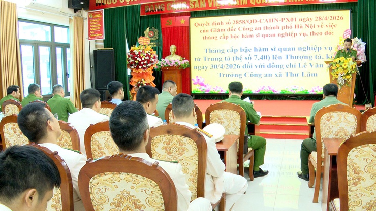 CÔNG AN XÃ THƯ LÂM TỔ CHỨC LỄ CÔNG BỐ QUYẾT ĐỊNH CỦA GIÁM ĐỐC CÔNG AN THÀNH PHỐ HÀ NỘI VỀ VIỆC THĂNG CẤP, NÂNG LƯƠNG CẤP BẬC HÀM SĨ QUAN NGHIỆP VỤ- Ảnh 8.