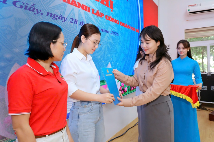 CÔNG ĐOÀN PHƯỜNG CẦU GIẤY TỔ CHỨC HỘI NGHỊ CÔNG BỐ QUYẾT ĐỊNH THÀNH LẬP 09 CÔNG ĐOÀN CƠ SỞ- Ảnh 3.