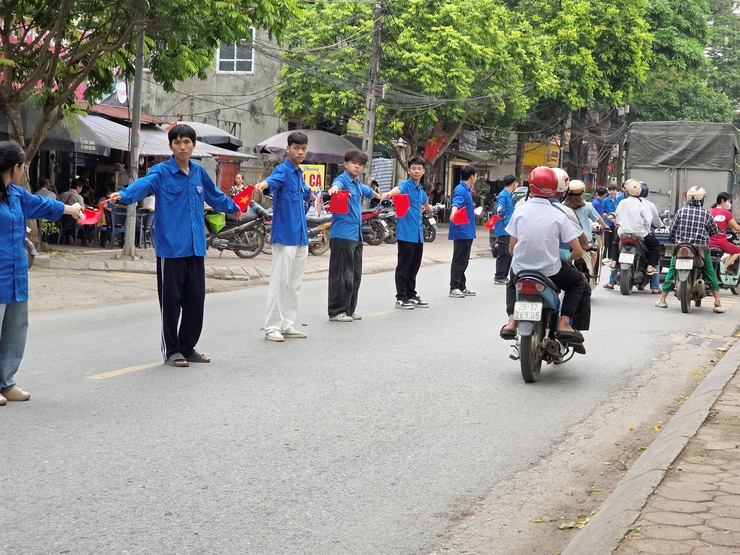Gần 960 thí sinh xã Quốc Oai chính thức bước vào kỳ thi lớp 10- Ảnh 6.