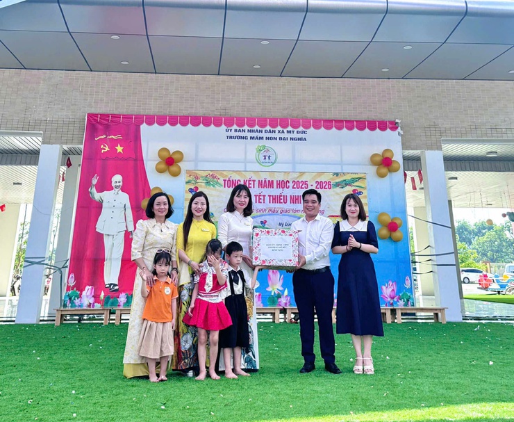 Xã Mỹ Đức thăm, tặng quà nhân dịp Tết thiếu nhi 01/6 năm 2026- Ảnh 2.