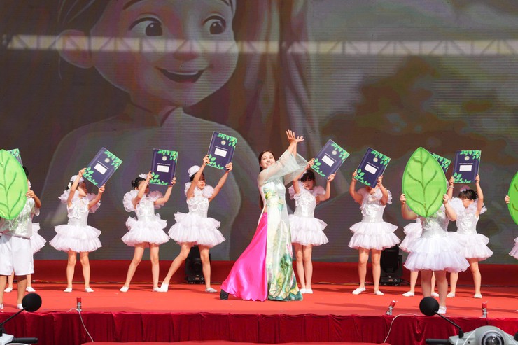 Phường Hai Bà Trưng tổ chức Chương trình “ Thắp sáng những ước mơ xanh”, phát động Tháng hành động vì trẻ em và khai mạc Hè năm 2026.- Ảnh 5.