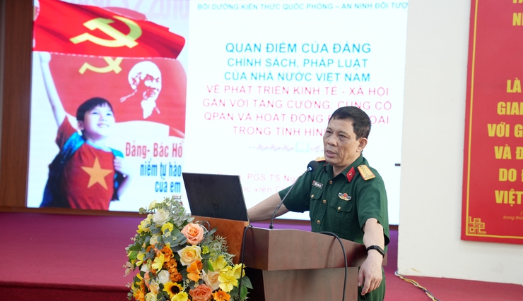 Phường Yên Nghĩa đẩy mạnh công tác giáo dục quốc phòng và an ninh năm 2026
- Ảnh 1.