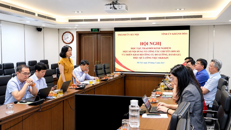 Ban tổ chức thành uỷ Hà Nội chia sẻ kinh nghiệm chuyển đổi số và đánh giá cán bộ theo KPI với Ban tổ chức Tỉnh uỷ Khánh Hoà- Ảnh 3.