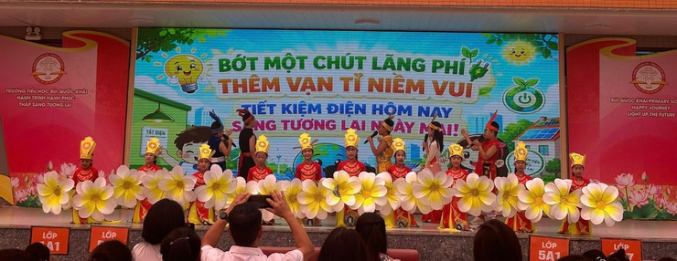 Trường Tiểu học Bùi Quốc Khái tổ chức chương trình “Sử dụng năng lượng tiết kiệm và hiệu quả, quản lý nhu cầu điện”- Ảnh 4.