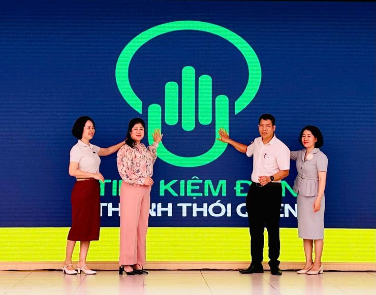 Trường Tiểu học Bùi Quốc Khái tổ chức chương trình “Sử dụng năng lượng tiết kiệm và hiệu quả, quản lý nhu cầu điện”- Ảnh 6.