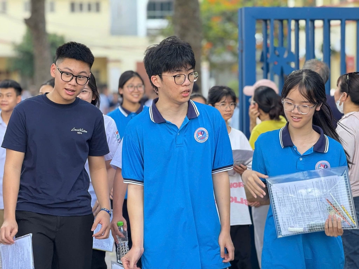 Ngày thi đầu tiên Kỳ thi tuyển sinh vào lớp 10 THPT năm học 2026-2027 trên địa bàn xã Nội Bài diễn ra an toàn, nghiêm túc- Ảnh 2.