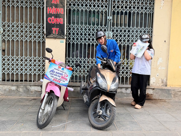 1.091 học sinh phường Thanh Liệt hoàn thành ngày thi đầu tiên kỳ thi tuyển sinh vào lớp 10 THPT- Ảnh 2.