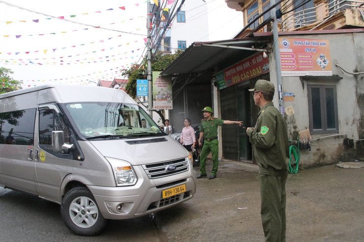 XÃ TRẦN PHÚ: THÍ SINH BÌNH TĨNH, TỰ TIN TRONG NGÀY THI ĐẦU TIÊN KỲ THI TUYỂN SINH VÀO LỚP 10 THPT NĂM HỌC 2026-2027- Ảnh 4.