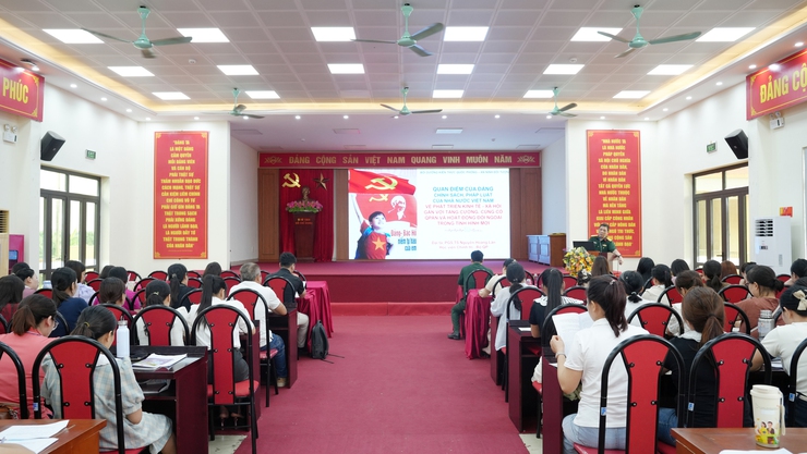 Phường Yên Nghĩa đẩy mạnh công tác giáo dục quốc phòng và an ninh năm 2026
- Ảnh 3.