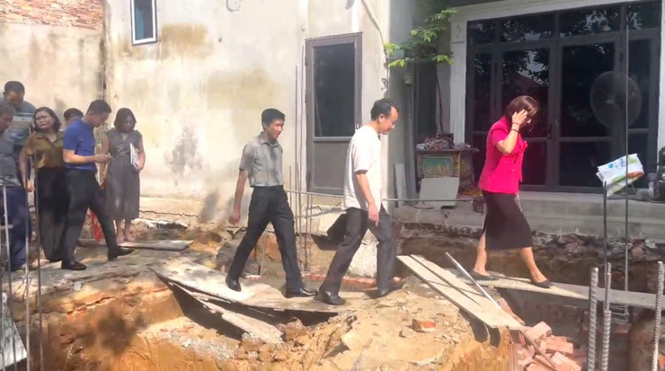 HỘI NGƯỜI CON THÁNH GIÓNG TRAO HỖ TRỢ 50 TRIỆU ĐỒNG XÂY DỰNG NHÀ ĐẠI ĐOÀN KẾT CHO HỘ CẬN NGHÈO THÔN THẠCH LỖI, XÃ NỘI BÀI- Ảnh 2.