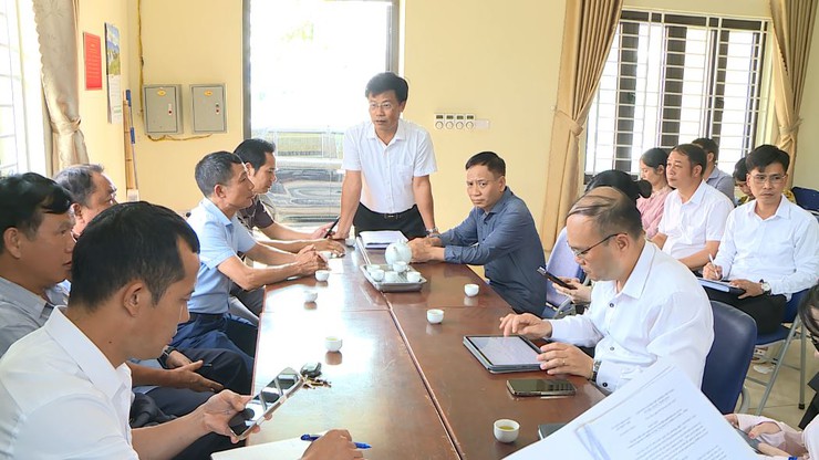 THƯỜNG TRỰC HĐND XÃ GIÁM SÁT CÔNG TÁC BẢO VỆ MÔI TRƯỜNG VÀ QUẢN LÝ TRẬT TỰ ĐÔ THỊ TRÊN ĐỊA BÀN- Ảnh 5.