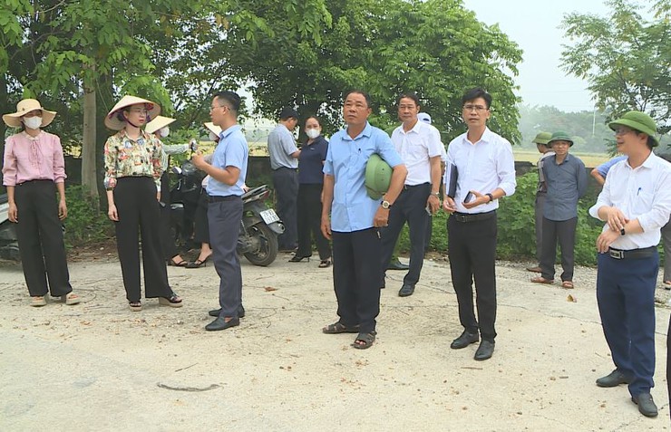 THƯỜNG TRỰC HĐND XÃ GIÁM SÁT CÔNG TÁC BẢO VỆ MÔI TRƯỜNG VÀ QUẢN LÝ TRẬT TỰ ĐÔ THỊ TRÊN ĐỊA BÀN- Ảnh 2.