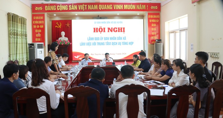Lãnh đạo UBND xã làm việc với Trung tâm Dịch vụ tổng hợp về tình hình thực hiện nhiệm vụ của đơn vị- Ảnh 1.