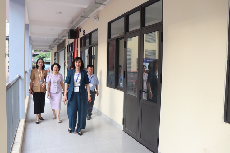 Ngày đầu kỳ thi tuyển sinh vào lớp 10 tại điểm thi Trường THPT Phú Xuyên A diễn ra an toàn, đúng quy chế- Ảnh 10.