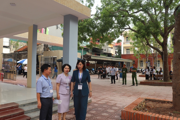 Ngày đầu kỳ thi tuyển sinh vào lớp 10 tại điểm thi Trường THPT Phú Xuyên A diễn ra an toàn, đúng quy chế- Ảnh 12.
