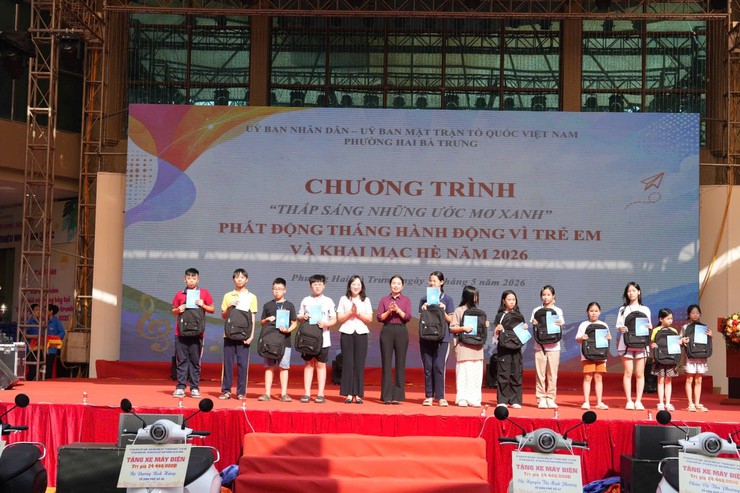 Phường Hai Bà Trưng tổ chức Chương trình “ Thắp sáng những ước mơ xanh”, phát động Tháng hành động vì trẻ em và khai mạc Hè năm 2026.- Ảnh 17.
