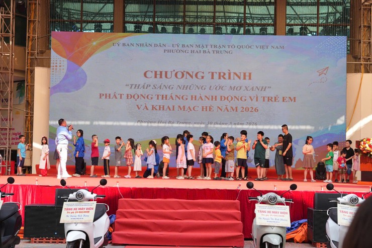 Phường Hai Bà Trưng tổ chức Chương trình “ Thắp sáng những ước mơ xanh”, phát động Tháng hành động vì trẻ em và khai mạc Hè năm 2026.- Ảnh 24.