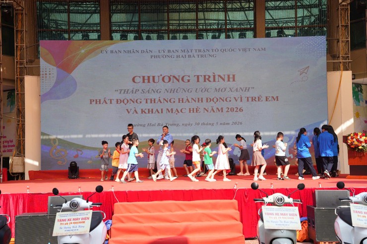 Phường Hai Bà Trưng tổ chức Chương trình “ Thắp sáng những ước mơ xanh”, phát động Tháng hành động vì trẻ em và khai mạc Hè năm 2026.- Ảnh 23.