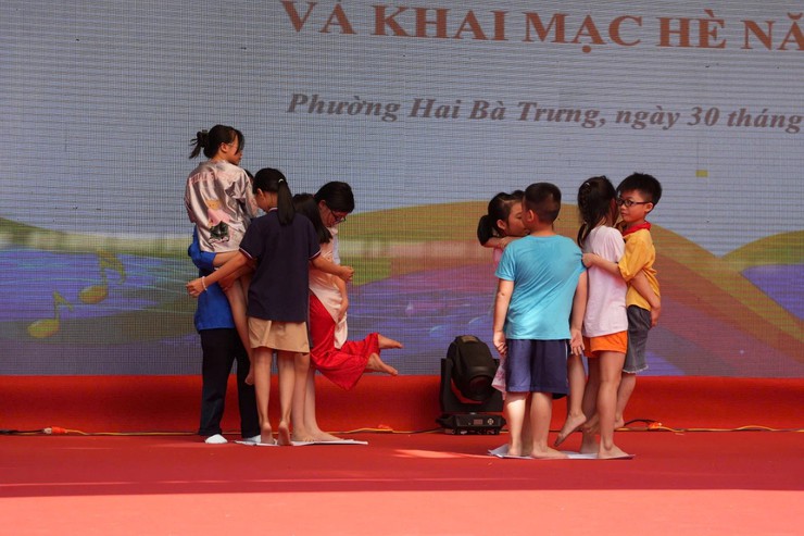 Phường Hai Bà Trưng tổ chức Chương trình “ Thắp sáng những ước mơ xanh”, phát động Tháng hành động vì trẻ em và khai mạc Hè năm 2026.- Ảnh 19.