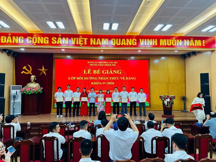 98 học viên hoàn thành lớp bồi dưỡng nhận thức về Đảng khóa IV/2026- Ảnh 3.