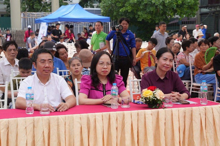 Phường Hai Bà Trưng tổ chức Chương trình “ Thắp sáng những ước mơ xanh”, phát động Tháng hành động vì trẻ em và khai mạc Hè năm 2026.- Ảnh 7.