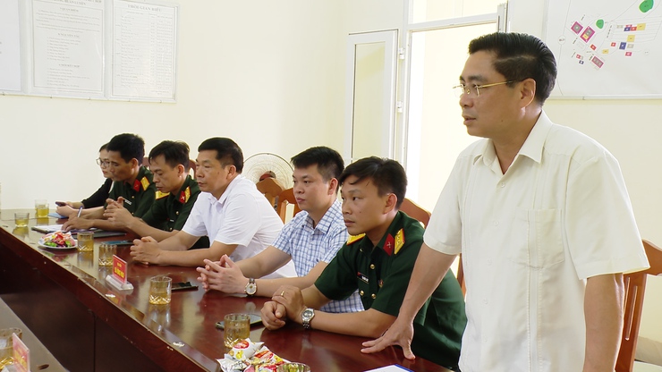 LÃNH ĐẠO XÃ ỨNG HÒA THĂM, ĐỘNG VIÊN TÂN BINH TẠI CÁC ĐƠN VỊ HUẤN LUYỆN.- Ảnh 3.