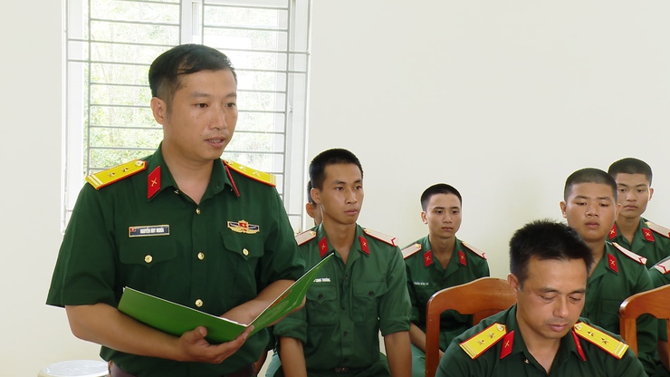 LÃNH ĐẠO XÃ ỨNG HÒA THĂM, ĐỘNG VIÊN TÂN BINH TẠI CÁC ĐƠN VỊ HUẤN LUYỆN.- Ảnh 4.