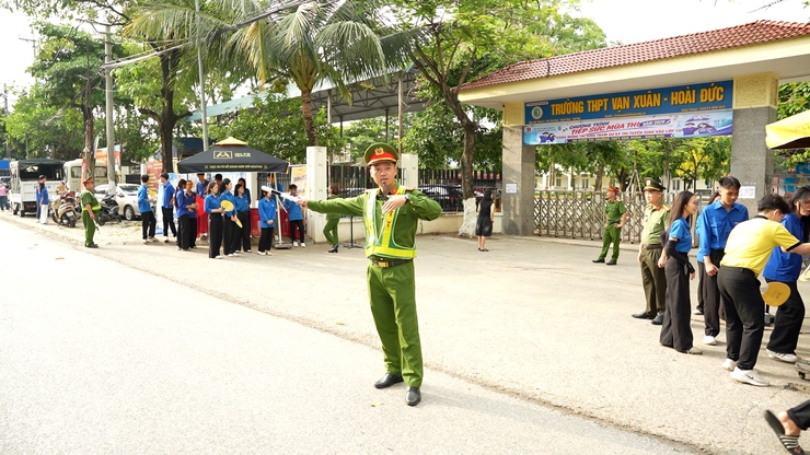 Công an xã Dương Hoà triển khai công tác tiếp sức mùa thi kỳ thi vào lớp 10 THPT năm 2026- Ảnh 3.