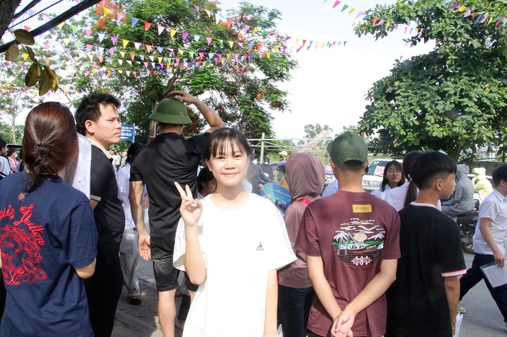 XÃ TRẦN PHÚ: THÍ SINH BÌNH TĨNH, TỰ TIN TRONG NGÀY THI ĐẦU TIÊN KỲ THI TUYỂN SINH VÀO LỚP 10 THPT NĂM HỌC 2026-2027- Ảnh 11.