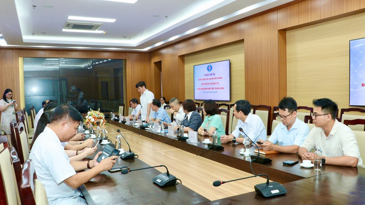 LỄ KÝ KẾT HỢP TÁC GIỮA TRẠM Y TẾ XÃ VĨNH THANH VÀ BỆNH VIỆN BỆNH NHIỆT ĐỚI TRUNG ƯƠNG- Ảnh 2.