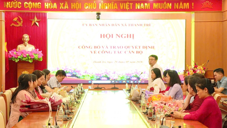 UBND xã Thanh Trì công bố và trao quyết định điều động, bổ nhiệm cán bộ quản lý giáo dục năm 2026- Ảnh 2.