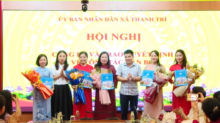 UBND xã Thanh Trì công bố và trao quyết định điều động, bổ nhiệm cán bộ quản lý giáo dục năm 2026- Ảnh 5.